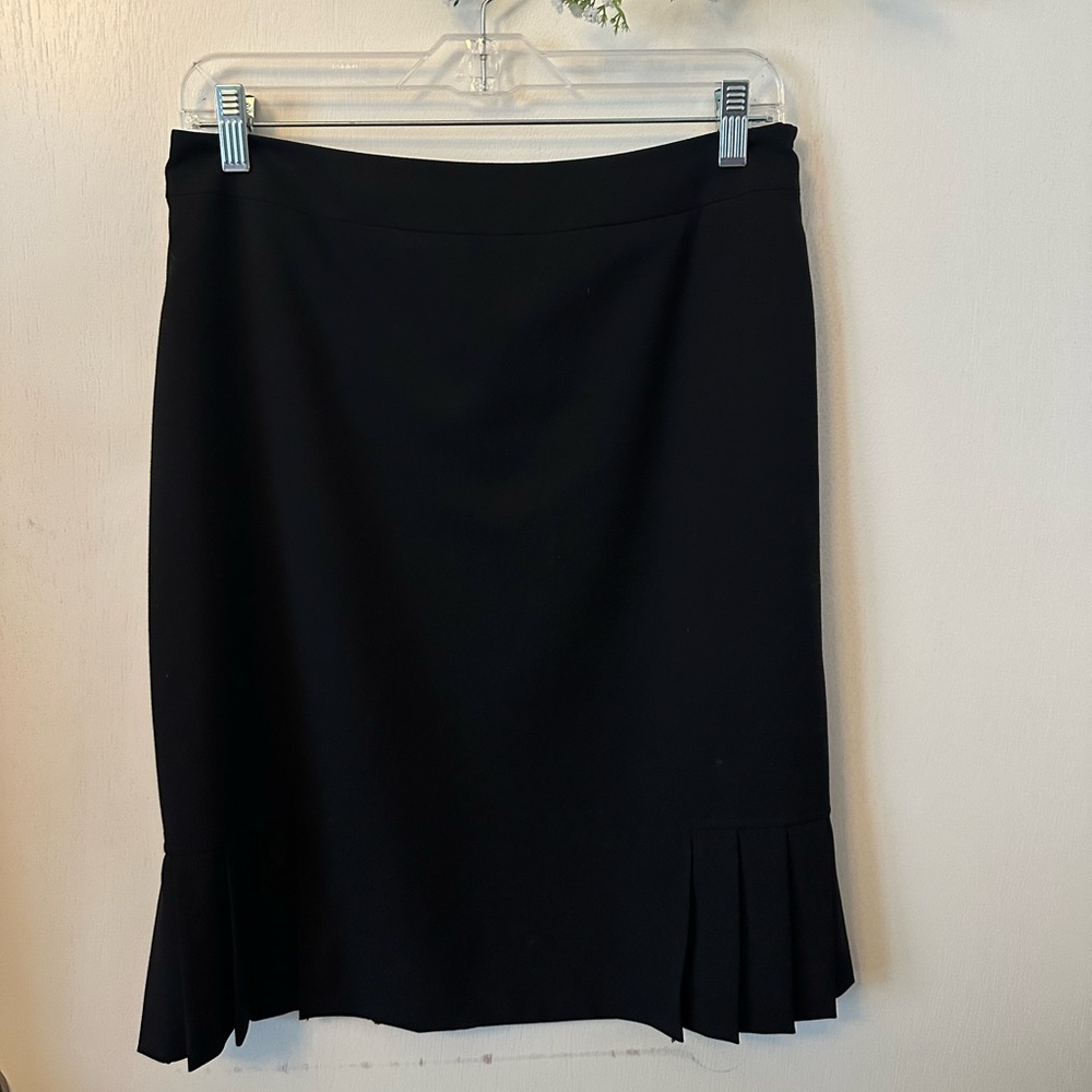 (A18)Tahari | Black Pleated Hem Skirt